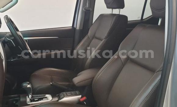 Acheter Occasion Voiture Toyota Fortuner Gris à Beitbridge, Matabeleland South Acheter Occasion Voiture Toyota Fortuner Gris à Beitbridge, Matabeleland South