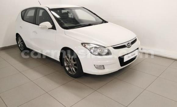 Nunua Ilio tumika Hyundai i30 Nyeupe Gari ndani ya Beitbridge nchini Matabeleland Kusini Nunua Ilio tumika Hyundai i30 Nyeupe Gari ndani ya Beitbridge nchini Matabeleland Kusini