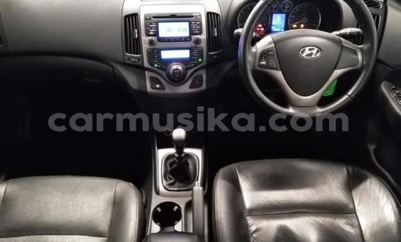 Nunua Ilio tumika Hyundai i30 Nyeupe Gari ndani ya Beitbridge nchini Matabeleland Kusini Nunua Ilio tumika Hyundai i30 Nyeupe Gari ndani ya Beitbridge nchini Matabeleland Kusini