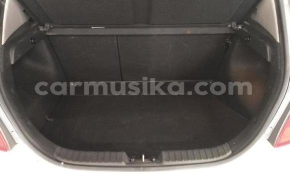 Nunua Ilio tumika Hyundai i30 Nyeupe Gari ndani ya Beitbridge nchini Matabeleland Kusini Nunua Ilio tumika Hyundai i30 Nyeupe Gari ndani ya Beitbridge nchini Matabeleland Kusini