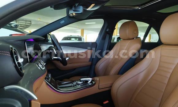 Nunua Ilio tumika Mercedes‒Benz C–Class Nyeupe Gari ndani ya Beitbridge nchini Matabeleland Kusini Nunua Ilio tumika Mercedes‒Benz C–Class Nyeupe Gari ndani ya Beitbridge nchini Matabeleland Kusini