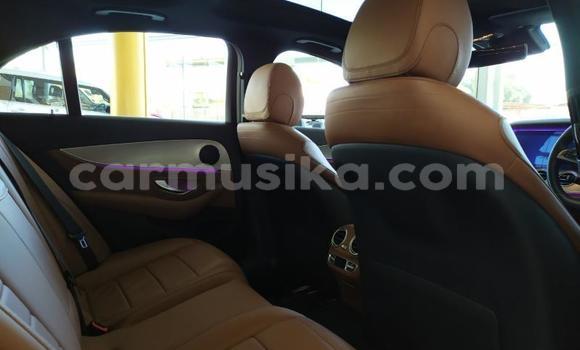 Nunua Ilio tumika Mercedes‒Benz C–Class Nyeupe Gari ndani ya Beitbridge nchini Matabeleland Kusini Nunua Ilio tumika Mercedes‒Benz C–Class Nyeupe Gari ndani ya Beitbridge nchini Matabeleland Kusini