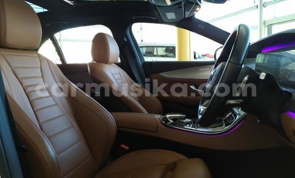 Nunua Ilio tumika Mercedes‒Benz C–Class Nyeupe Gari ndani ya Beitbridge nchini Matabeleland Kusini Nunua Ilio tumika Mercedes‒Benz C–Class Nyeupe Gari ndani ya Beitbridge nchini Matabeleland Kusini