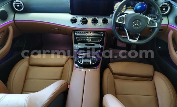 Nunua Ilio tumika Mercedes‒Benz C–Class Nyeupe Gari ndani ya Beitbridge nchini Matabeleland Kusini Nunua Ilio tumika Mercedes‒Benz C–Class Nyeupe Gari ndani ya Beitbridge nchini Matabeleland Kusini