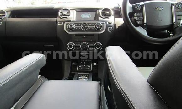 Tenga Tsaru Land Rover Discovery Chena Mota in Beitbridge in Matabeleland South Tenga Tsaru Land Rover Discovery Chena Mota in Beitbridge in Matabeleland South