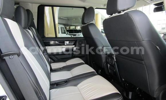 Tenga Tsaru Land Rover Discovery Chena Mota in Beitbridge in Matabeleland South Tenga Tsaru Land Rover Discovery Chena Mota in Beitbridge in Matabeleland South