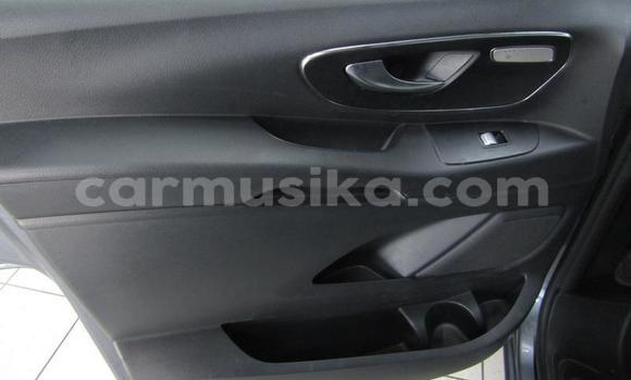 Acheter Occasion Voiture Mercedes‒Benz Vito Gris à Beitbridge, Matabeleland South Acheter Occasion Voiture Mercedes‒Benz Vito Gris à Beitbridge, Matabeleland South