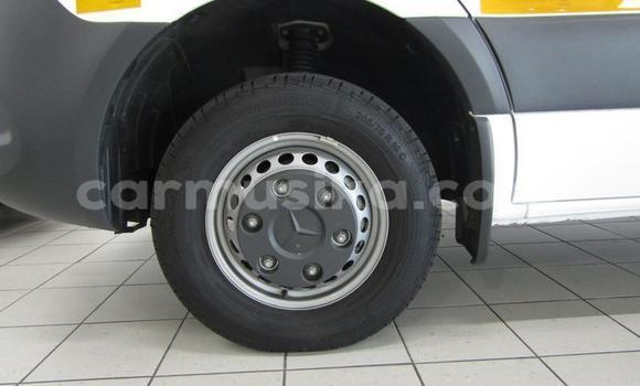 Tenga Tsaru Mercedes‒Benz Vito Chena Mota in Beitbridge in Matabeleland South Tenga Tsaru Mercedes‒Benz Vito Chena Mota in Beitbridge in Matabeleland South