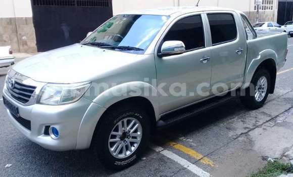 Buy Used Toyota Hilux Silver Car in Beitbridge in Matabeleland South Buy Used Toyota Hilux Silver Car in Beitbridge in Matabeleland South