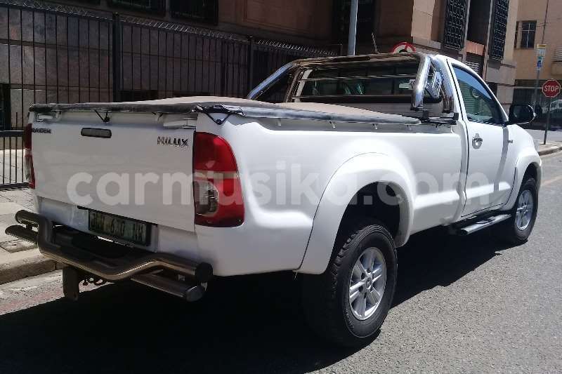 Big with watermark toyota hilux matabeleland south beitbridge 16038