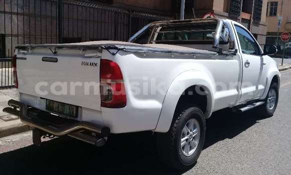 Buy Used Toyota Hilux White Car in Beitbridge in Matabeleland South Buy Used Toyota Hilux White Car in Beitbridge in Matabeleland South