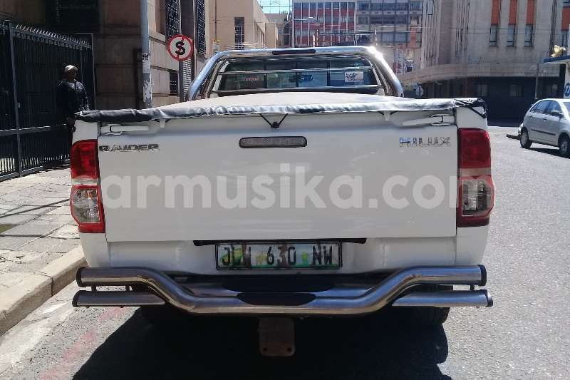 Big with watermark toyota hilux matabeleland south beitbridge 16038