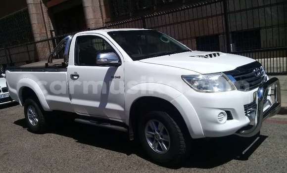 Buy Used Toyota Hilux White Car in Beitbridge in Matabeleland South Buy Used Toyota Hilux White Car in Beitbridge in Matabeleland South