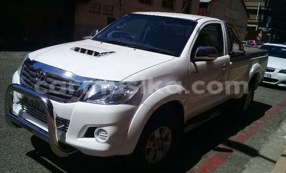 Buy Used Toyota Hilux White Car in Beitbridge in Matabeleland South Buy Used Toyota Hilux White Car in Beitbridge in Matabeleland South
