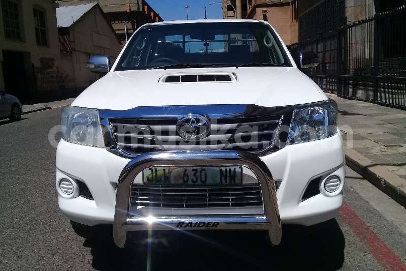 Big with watermark toyota hilux matabeleland south beitbridge 16038