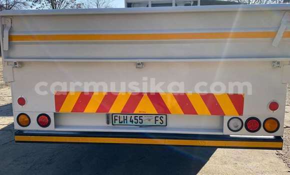 Acheter Occasion Utilitaire Isuzu FTR 850 Blanc à Beitbridge, Matabeleland South Acheter Occasion Utilitaire Isuzu FTR 850 Blanc à Beitbridge, Matabeleland South