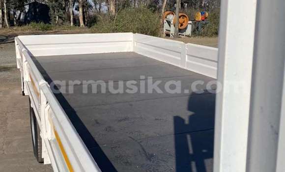 Acheter Occasion Utilitaire Isuzu FTR 850 Blanc à Beitbridge, Matabeleland South Acheter Occasion Utilitaire Isuzu FTR 850 Blanc à Beitbridge, Matabeleland South