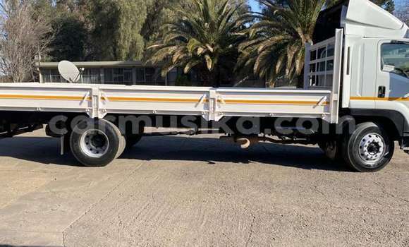 Acheter Occasion Utilitaire Isuzu FTR 850 Blanc à Beitbridge, Matabeleland South Acheter Occasion Utilitaire Isuzu FTR 850 Blanc à Beitbridge, Matabeleland South