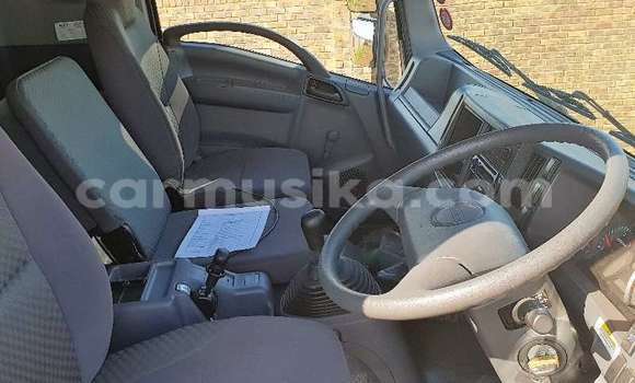 Acheter Occasion Utilitaire Isuzu FTR 850 Blanc à Beitbridge, Matabeleland South Acheter Occasion Utilitaire Isuzu FTR 850 Blanc à Beitbridge, Matabeleland South