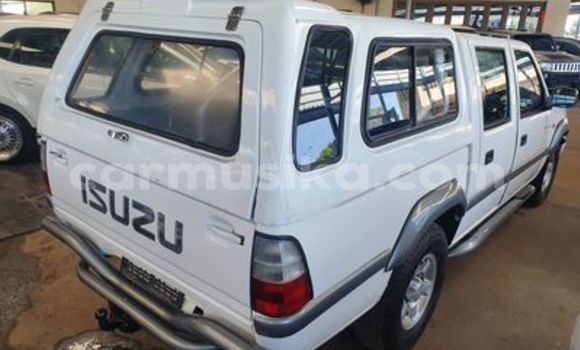 Nunua Ilio tumika Isuzu KB Nyeupe Gari ndani ya Beitbridge nchini Matabeleland Kusini Nunua Ilio tumika Isuzu KB Nyeupe Gari ndani ya Beitbridge nchini Matabeleland Kusini