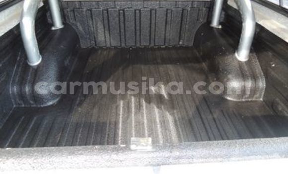 Nunua Ilio tumika Isuzu KB Nyeupe Gari ndani ya Beitbridge nchini Matabeleland Kusini Nunua Ilio tumika Isuzu KB Nyeupe Gari ndani ya Beitbridge nchini Matabeleland Kusini