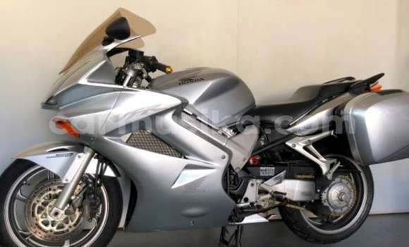 Tenga Tsaru Honda VFR Sirivha Bike in Beitbridge in Matabeleland South Tenga Tsaru Honda VFR Sirivha Bike in Beitbridge in Matabeleland South