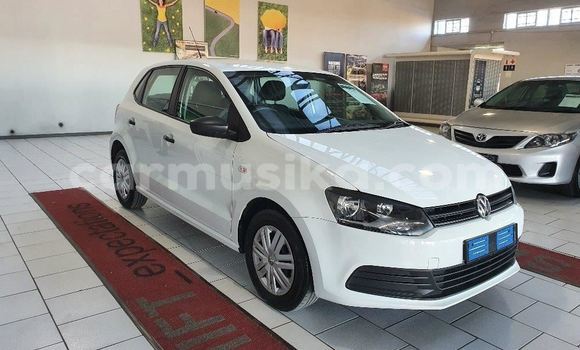 Acheter Occasion Voiture Volkswagen Polo Blanc à Beitbridge, Matabeleland South Acheter Occasion Voiture Volkswagen Polo Blanc à Beitbridge, Matabeleland South