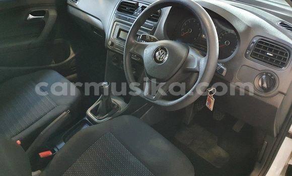 Acheter Occasion Voiture Volkswagen Polo Blanc à Beitbridge, Matabeleland South Acheter Occasion Voiture Volkswagen Polo Blanc à Beitbridge, Matabeleland South