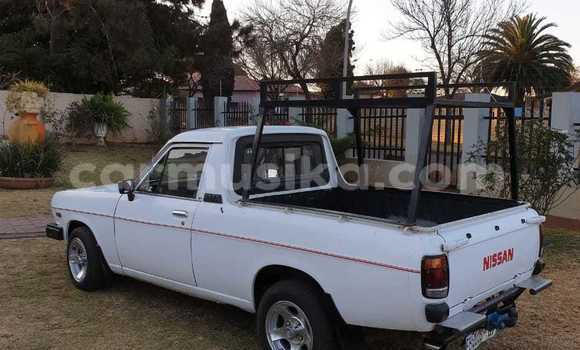 Nunua Ilio tumika Nissan 100NX Nyeupe Gari ndani ya Beitbridge nchini Matabeleland Kusini