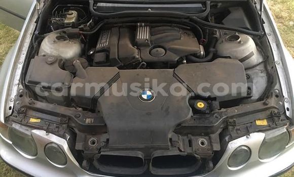 Tenga Tsaru BMW 3–Series Sirivha Mota in Harare in Harare Tenga Tsaru BMW 3–Series Sirivha Mota in Harare in Harare