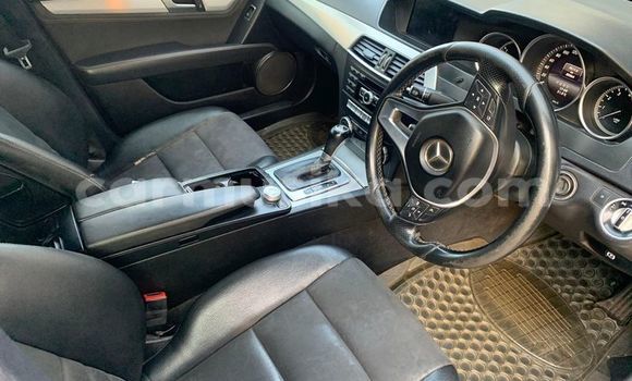 Acheter Occasion Voiture Mercedes‒Benz C–Class Gris à Beitbridge, Matabeleland South Acheter Occasion Voiture Mercedes‒Benz C–Class Gris à Beitbridge, Matabeleland South