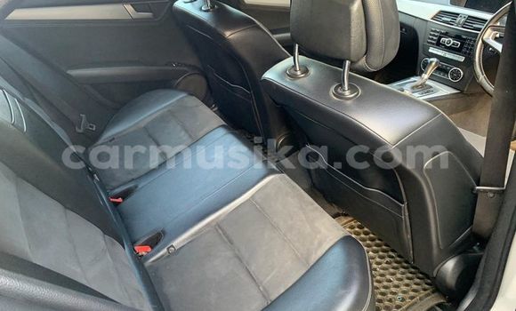 Acheter Occasion Voiture Mercedes‒Benz C–Class Gris à Beitbridge, Matabeleland South Acheter Occasion Voiture Mercedes‒Benz C–Class Gris à Beitbridge, Matabeleland South