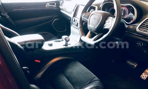 Nunua Ilio tumika Jeep Cherokee Nyekundu Gari ndani ya Beitbridge nchini Matabeleland Kusini Nunua Ilio tumika Jeep Cherokee Nyekundu Gari ndani ya Beitbridge nchini Matabeleland Kusini