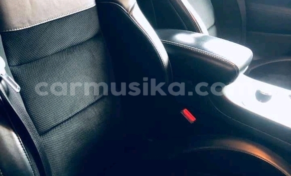 Nunua Ilio tumika Jeep Cherokee Nyekundu Gari ndani ya Beitbridge nchini Matabeleland Kusini Nunua Ilio tumika Jeep Cherokee Nyekundu Gari ndani ya Beitbridge nchini Matabeleland Kusini