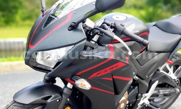 Tenga Tsaru Honda CBR Nhema Bike in Chiredzi in Masvingo Tenga Tsaru Honda CBR Nhema Bike in Chiredzi in Masvingo