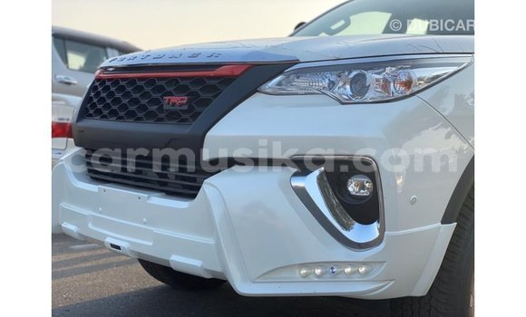 Tenga Imported Toyota Fortuner Chena Mota in Import - Dubai in Harare Tenga Imported Toyota Fortuner Chena Mota in Import - Dubai in Harare