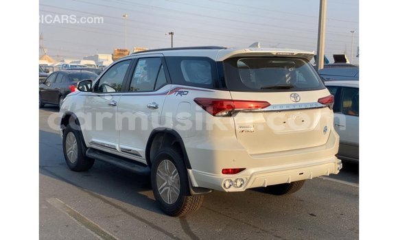 Tenga Imported Toyota Fortuner Chena Mota in Import - Dubai in Harare Tenga Imported Toyota Fortuner Chena Mota in Import - Dubai in Harare