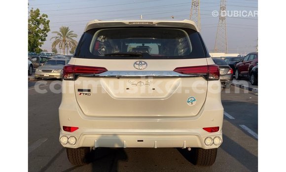 Tenga Imported Toyota Fortuner Chena Mota in Import - Dubai in Harare Tenga Imported Toyota Fortuner Chena Mota in Import - Dubai in Harare