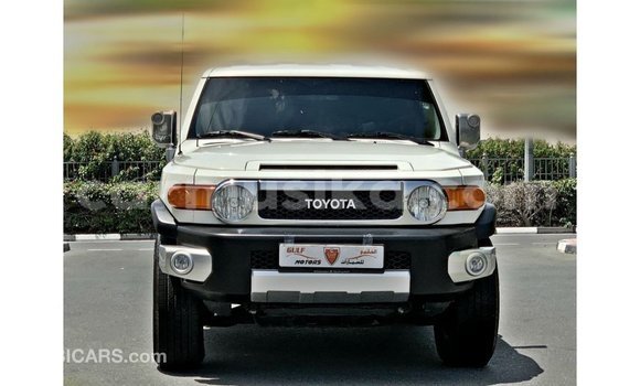 Buy Import Toyota FJ Cruiser White Car in Import - Dubai in Harare Buy Import Toyota FJ Cruiser White Car in Import - Dubai in Harare
