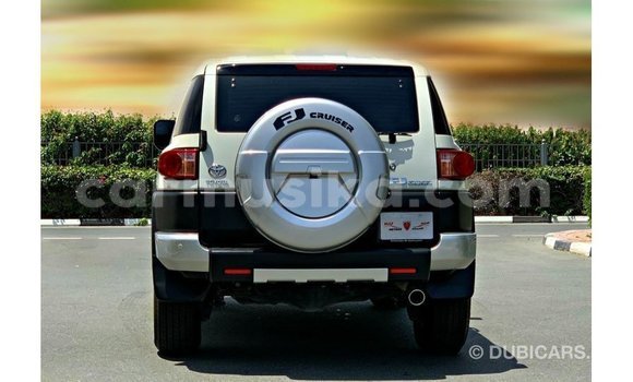 Buy Import Toyota FJ Cruiser White Car in Import - Dubai in Harare Buy Import Toyota FJ Cruiser White Car in Import - Dubai in Harare