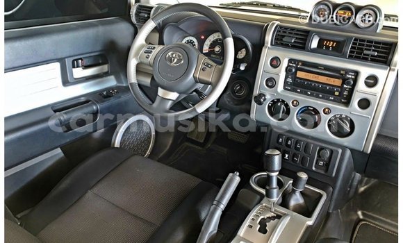 Buy Import Toyota FJ Cruiser White Car in Import - Dubai in Harare Buy Import Toyota FJ Cruiser White Car in Import - Dubai in Harare