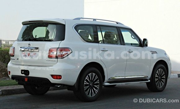 Acheter Import Voiture Nissan Patrol Blanc à Import - Dubai, Harare Acheter Import Voiture Nissan Patrol Blanc à Import - Dubai, Harare