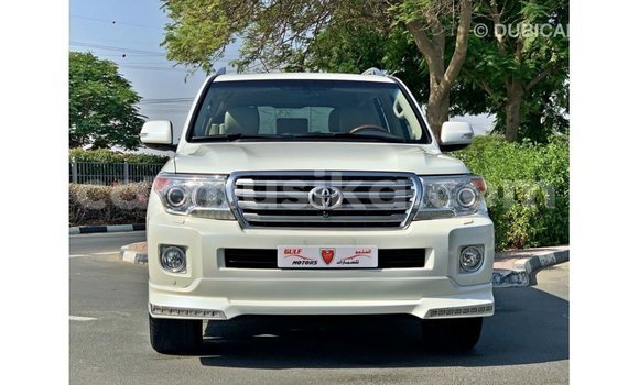 Acheter Import Voiture Toyota Land Cruiser Blanc à Import - Dubai, Harare Acheter Import Voiture Toyota Land Cruiser Blanc à Import - Dubai, Harare