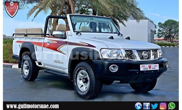 Nunua Imported Nissan Patrol Nyeupe Gari ndani ya Import - Dubai nchini Harare