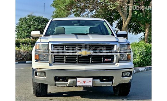 Acheter Import Voiture Chevrolet Silverado Blanc à Import - Dubai, Harare Acheter Import Voiture Chevrolet Silverado Blanc à Import - Dubai, Harare