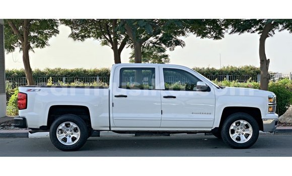 Acheter Import Voiture Chevrolet Silverado Blanc à Import - Dubai, Harare Acheter Import Voiture Chevrolet Silverado Blanc à Import - Dubai, Harare
