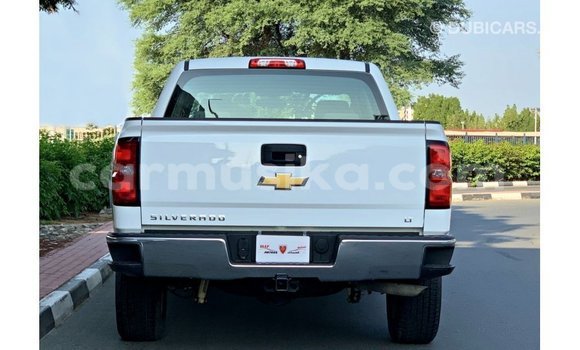 Acheter Import Voiture Chevrolet Silverado Blanc à Import - Dubai, Harare Acheter Import Voiture Chevrolet Silverado Blanc à Import - Dubai, Harare