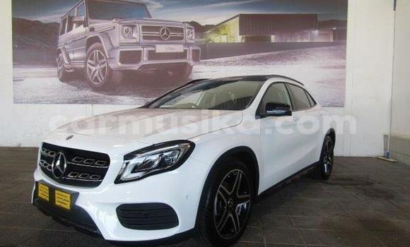 Acheter Occasion Voiture Mercedes‒Benz GLA-klasse Blanc à Mutare, Manicaland Acheter Occasion Voiture Mercedes‒Benz GLA-klasse Blanc à Mutare, Manicaland