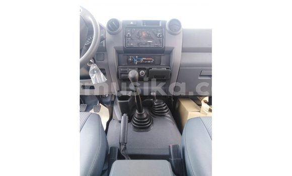 Tenga Imported Toyota Land Cruiser Chena Mota in Import - Dubai in Harare Tenga Imported Toyota Land Cruiser Chena Mota in Import - Dubai in Harare