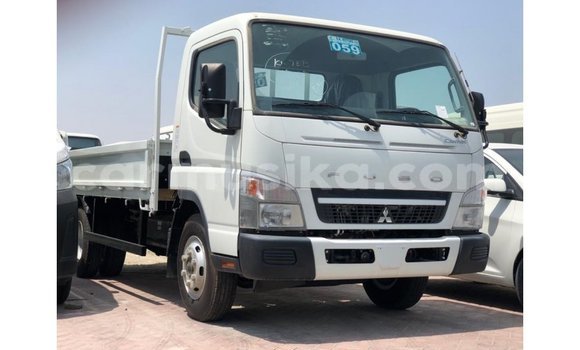 Nunua Imported Mitsubishi Canter Nyeupe Lori ndani ya Import - Dubai nchini Harare
